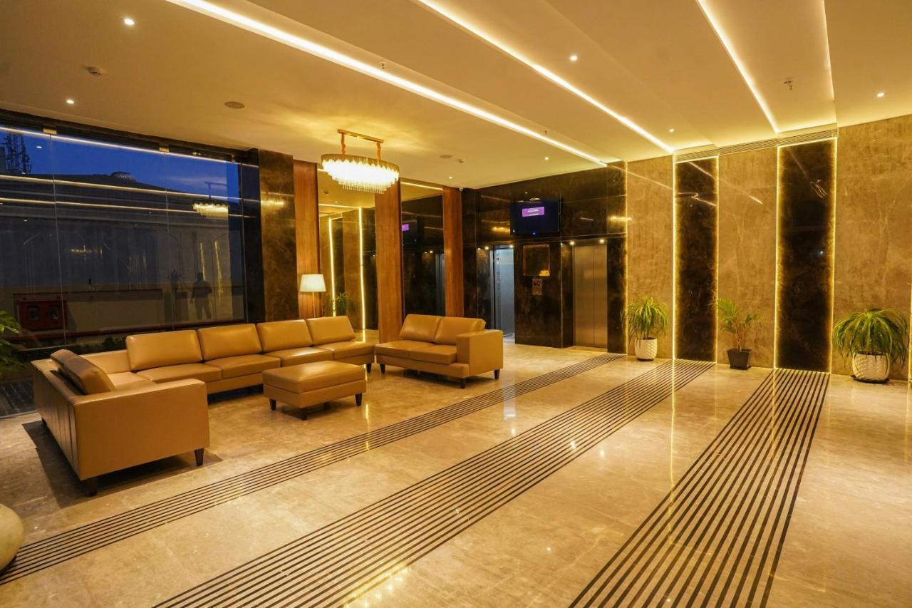 V Five Hotel Singapperumalkovil Extérieur photo